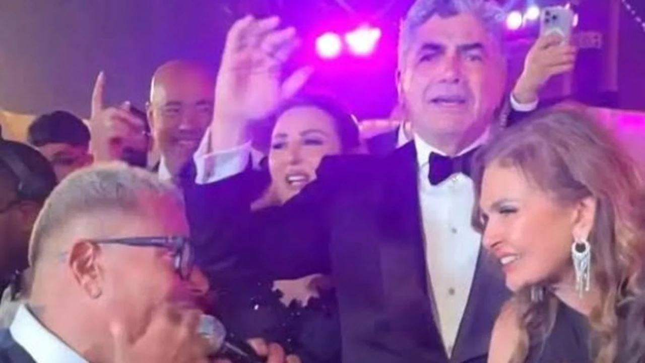 تصريح حاد.. عمرو دياب يرد على واقعة إحراج الفنانة يسرا في الحفل